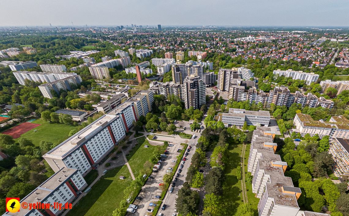 09.05.2023 - Marx-zentrum mit Karl-Marx-Ring 52-62 und 53-57 in Neuperlach